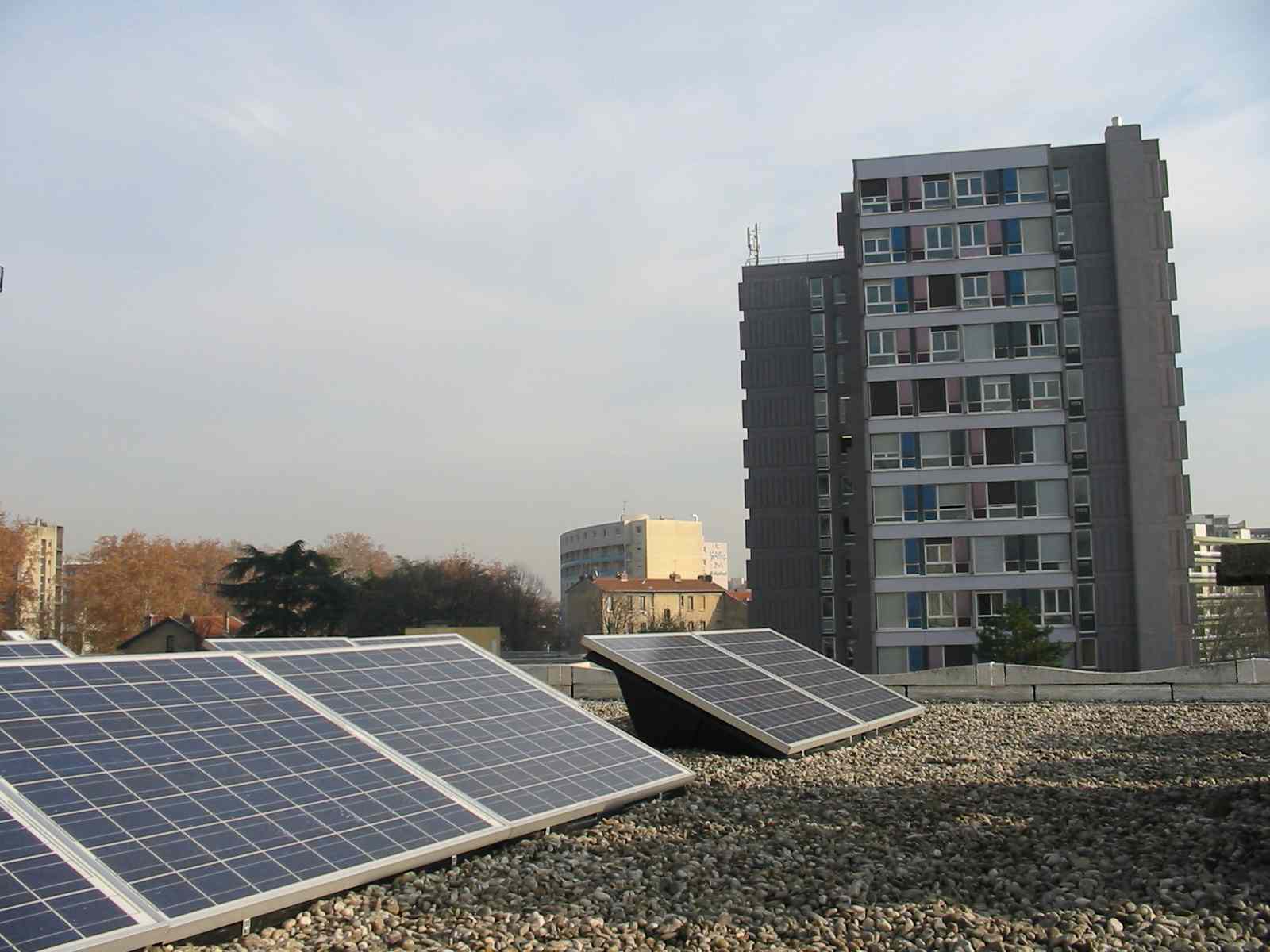 Installation des panneaux en terrasse